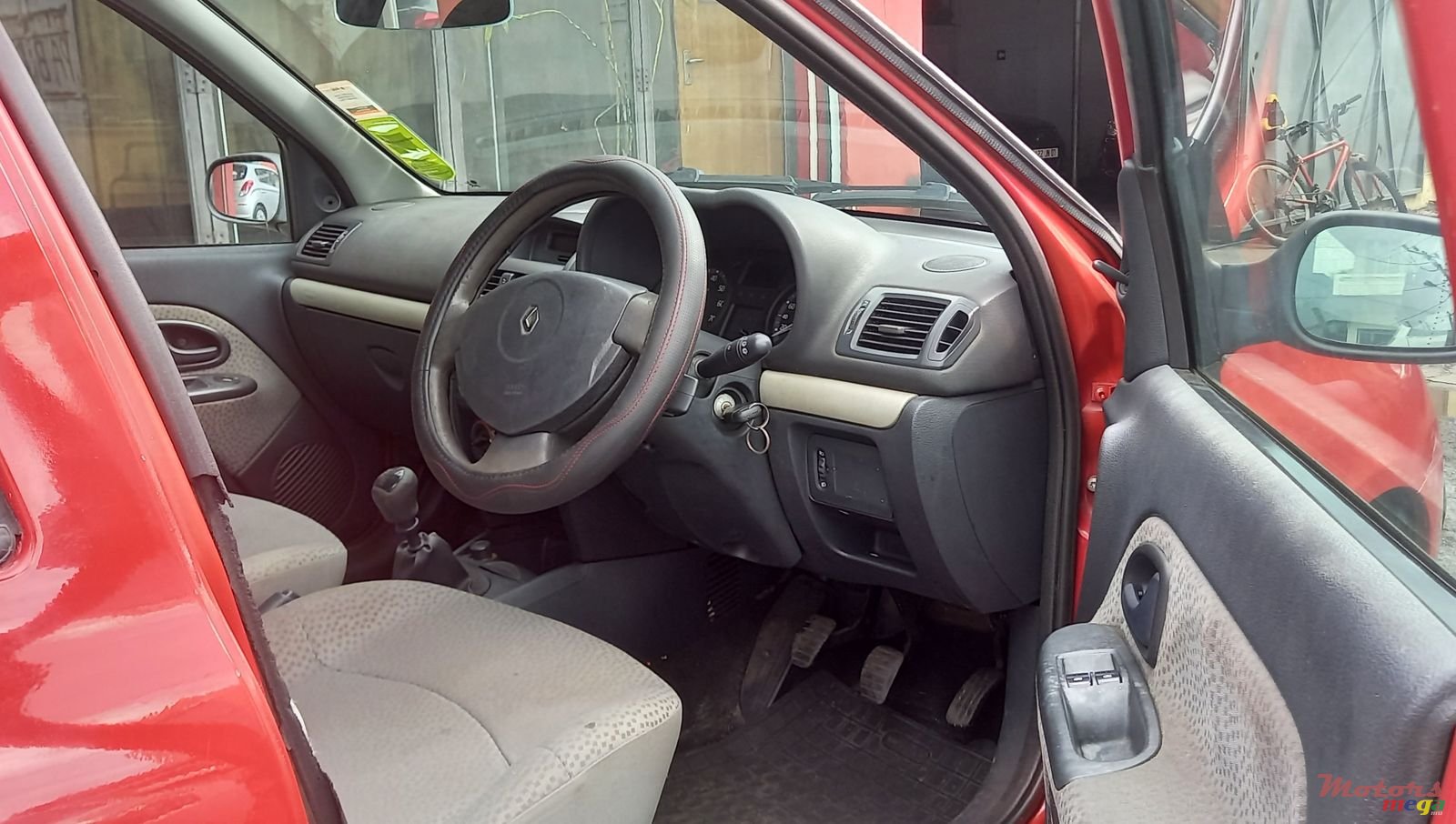 2007' Renault Clio photo #5