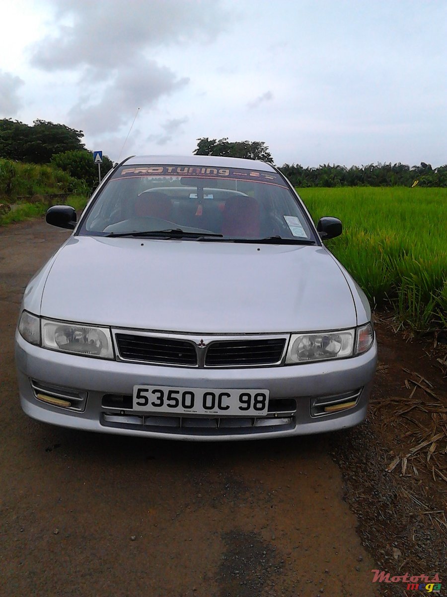 1998' Mitsubishi Lancer photo #1
