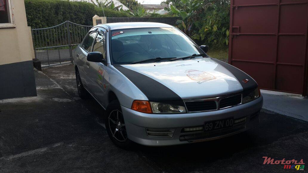2000' Mitsubishi Lancer photo #3