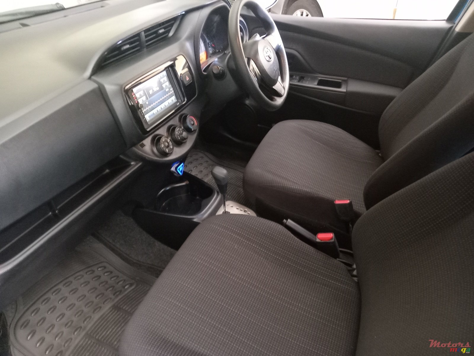 2018' Toyota Vitz photo #2