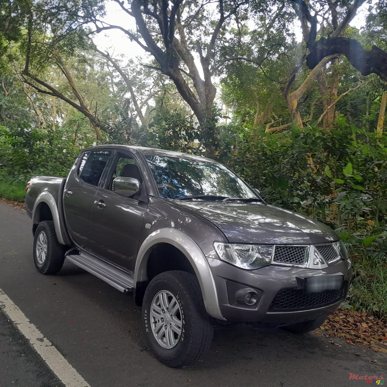 2010' Mitsubishi L 200 Sportero 4x4 photo #3