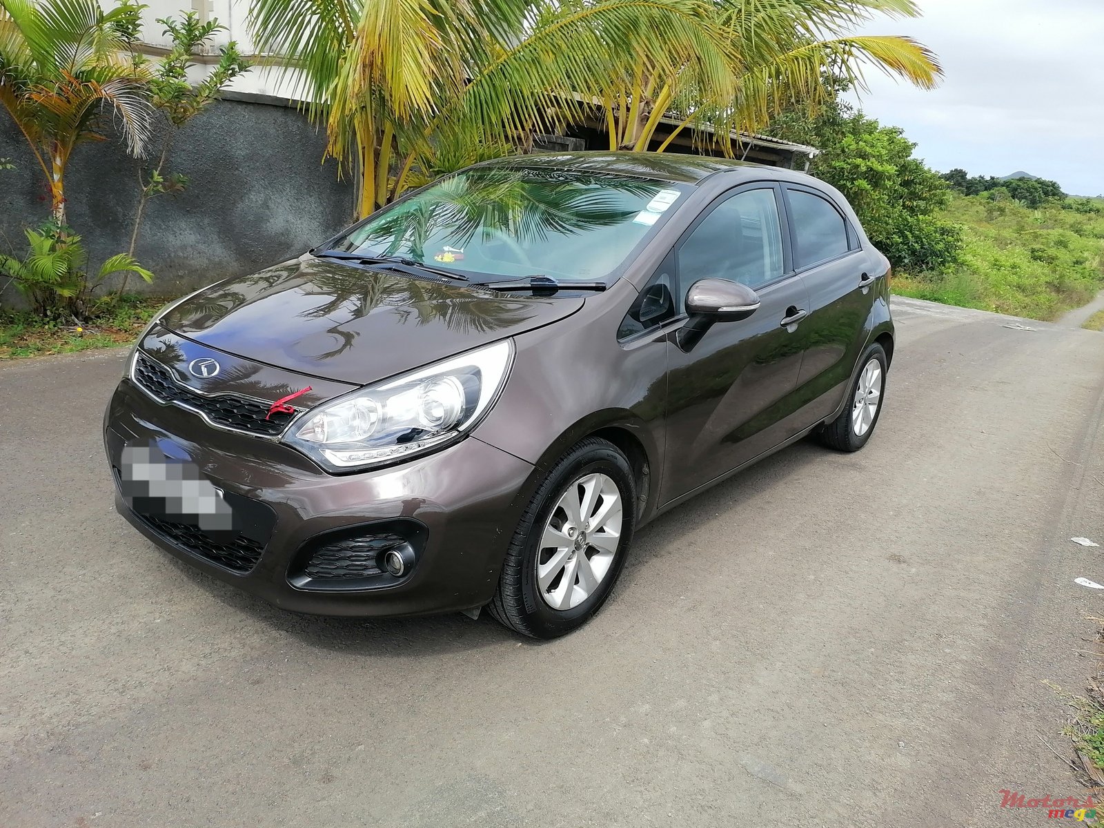 2012' Kia Rio photo #1