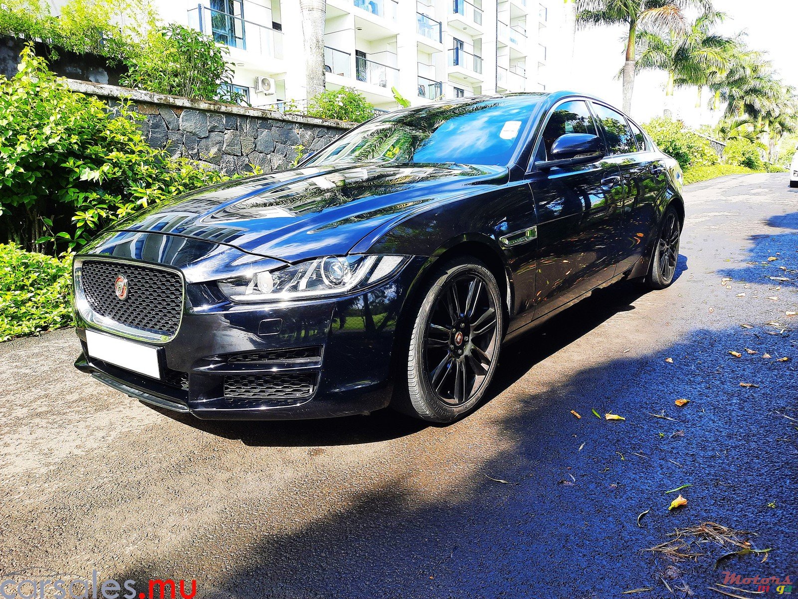 2018' Jaguar XE Pure photo #2