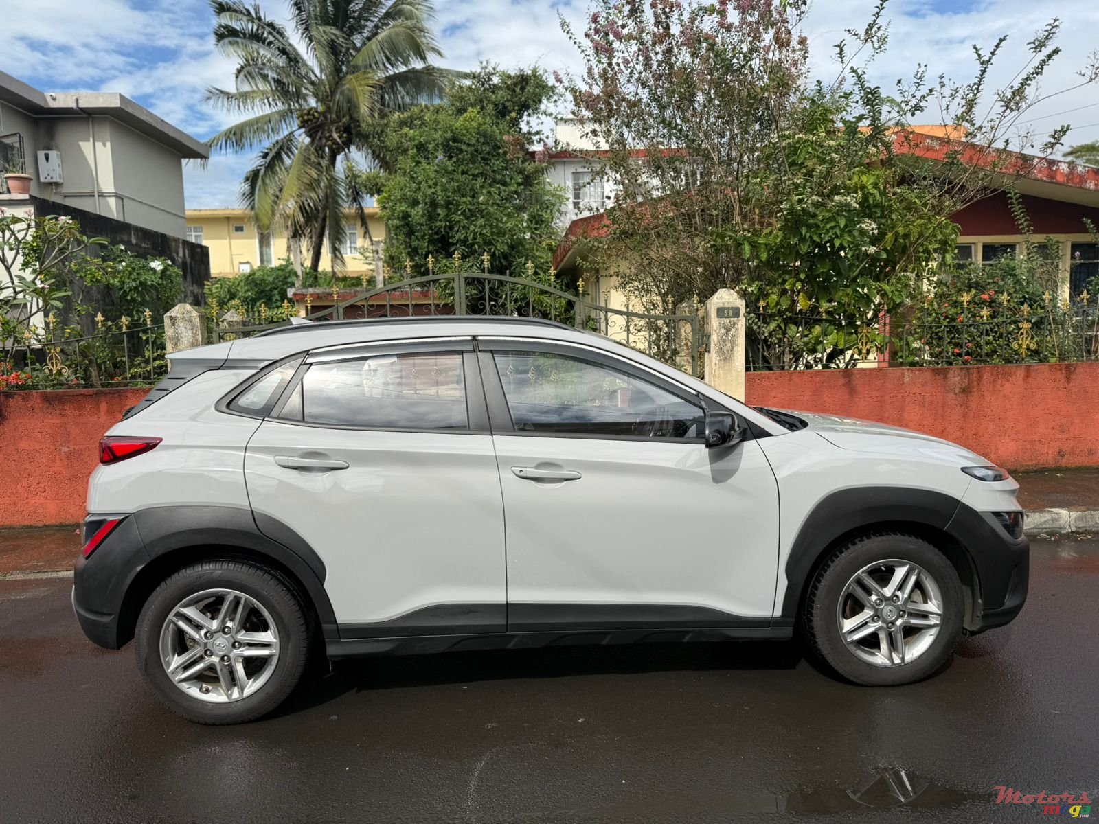 2021' Hyundai Kona photo #3