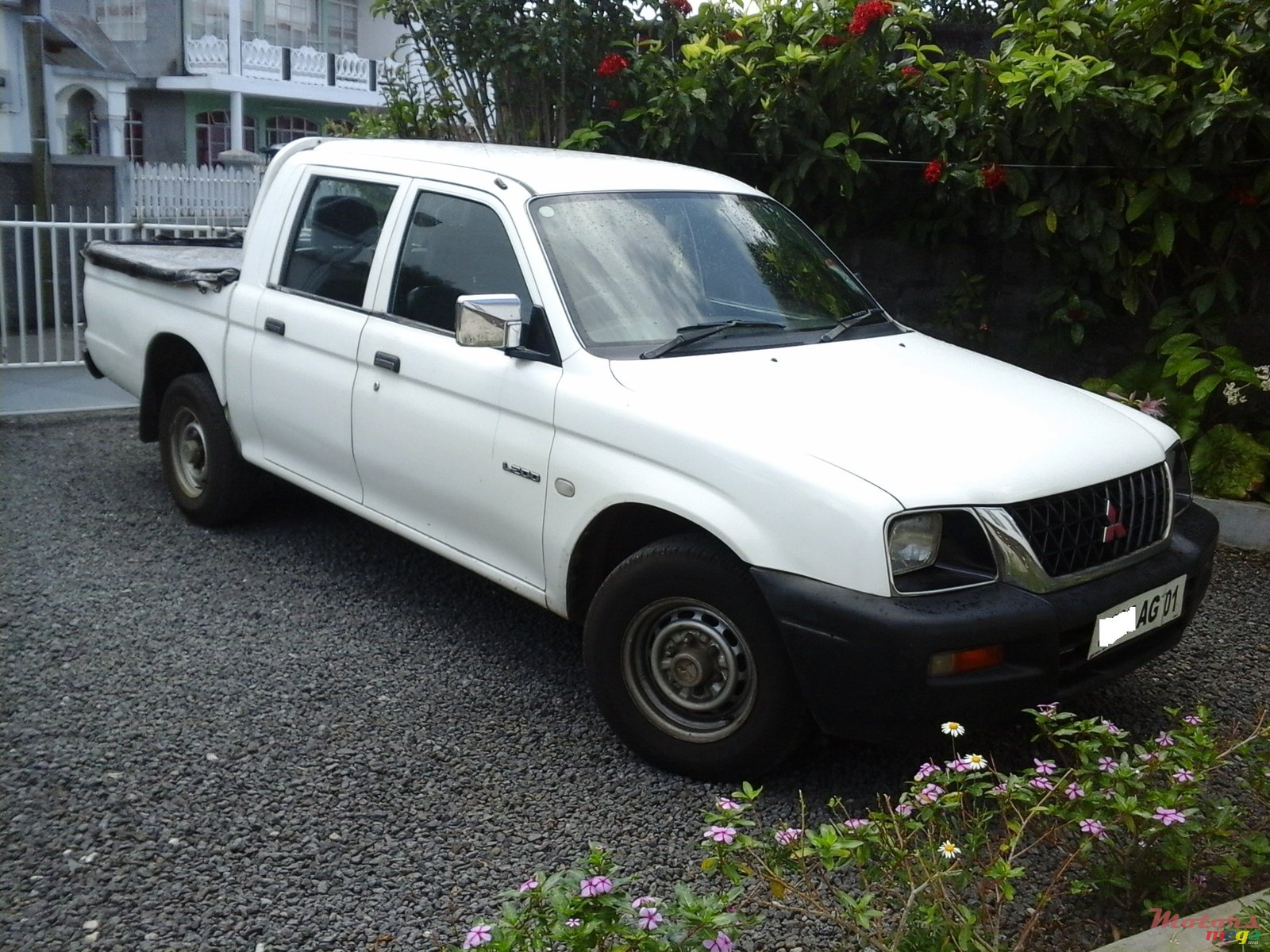 2001' Mitsubishi L 200 photo #1