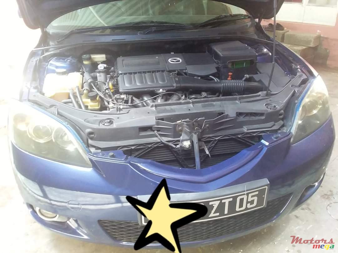 2005' Mazda 3 photo #1