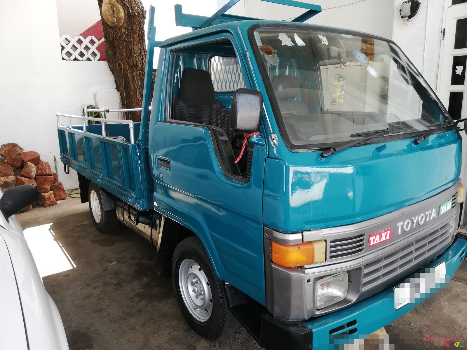 1989' Toyota Dyna 100 photo #1