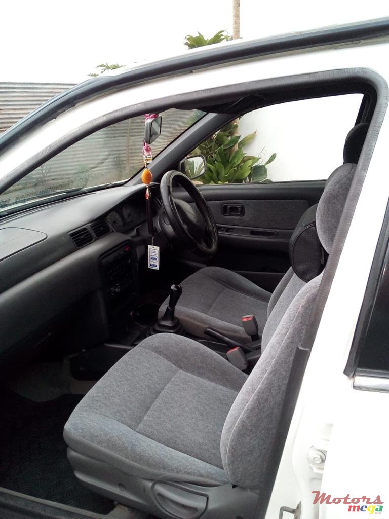 1997' Nissan Sunny photo #2