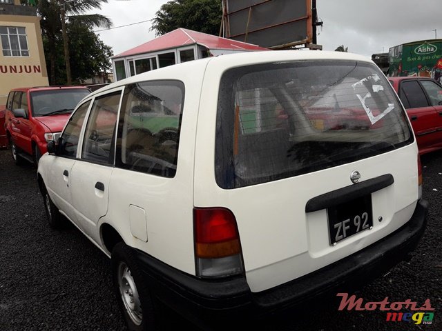 1992' Nissan Sunny photo #5