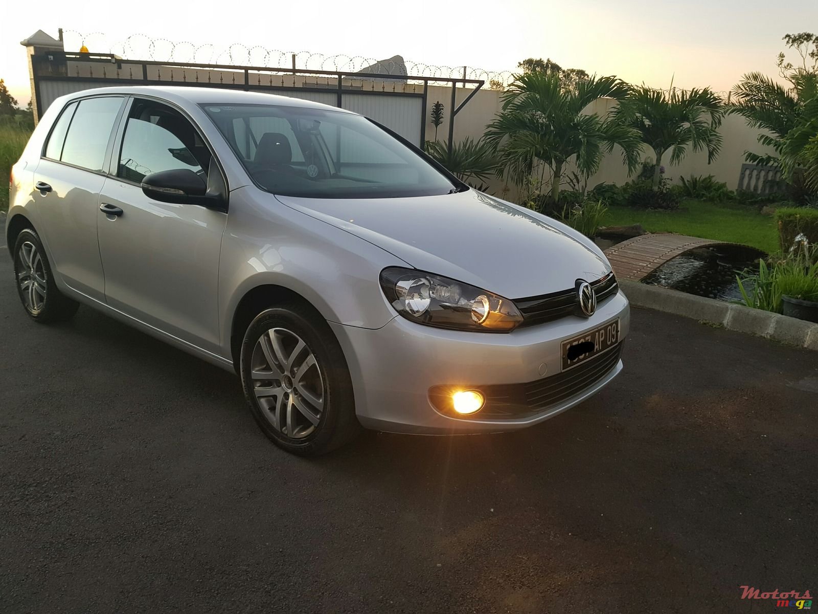 2009' Volkswagen Golf VI photo #1