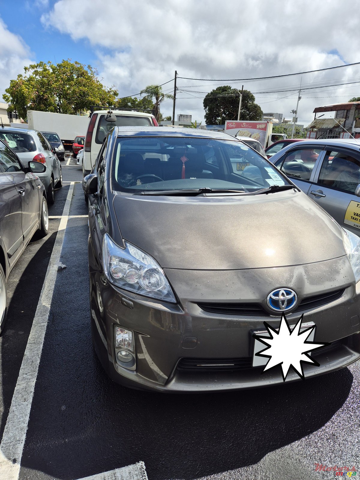 2011' Toyota Prius photo #4