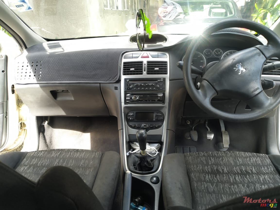 2002' Peugeot 307 photo #6