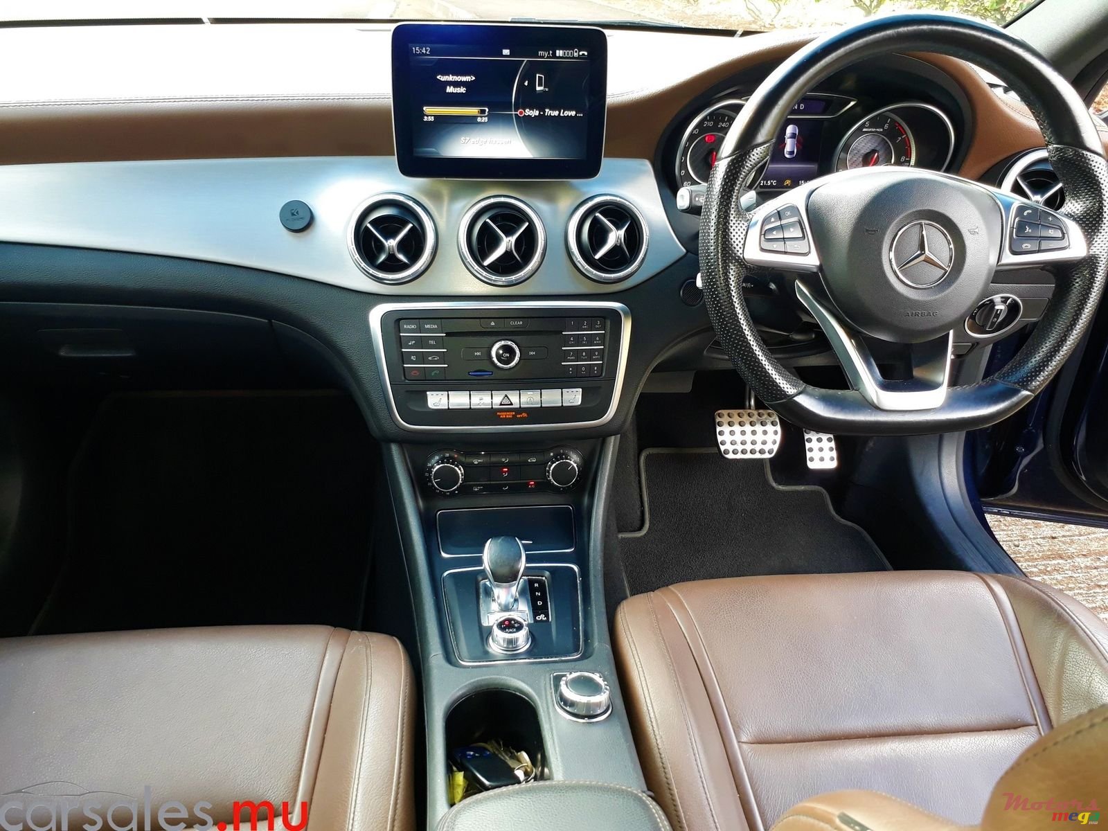 2017' Mercedes-Benz CLA 45 AMG 4Matic Turbo photo #6