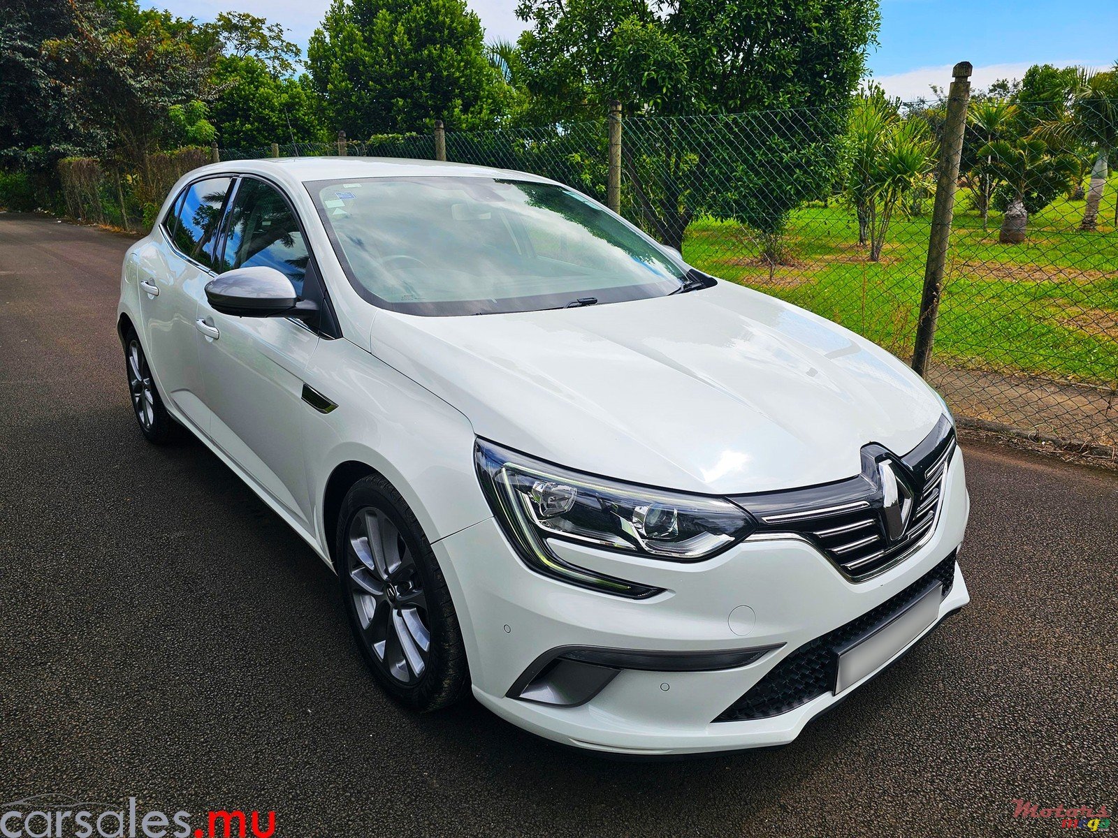 2017' Renault Megane GT-Line 1.2 photo #2
