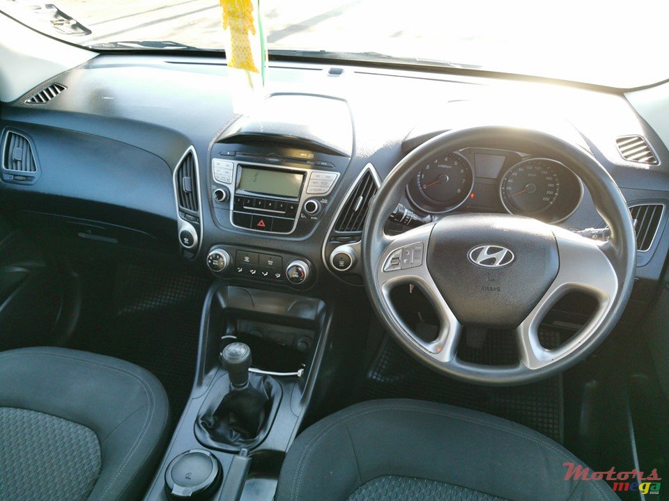 2010' Hyundai ix35 photo #5