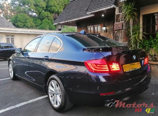 2011' BMW 523 photo #5