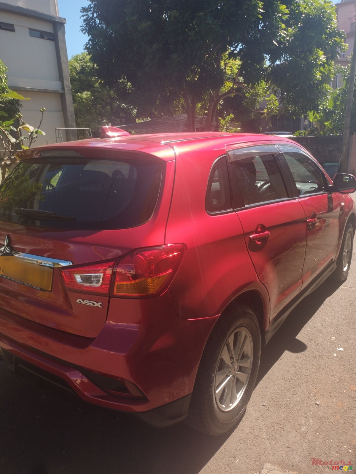 2019' Mitsubishi ASX photo #2