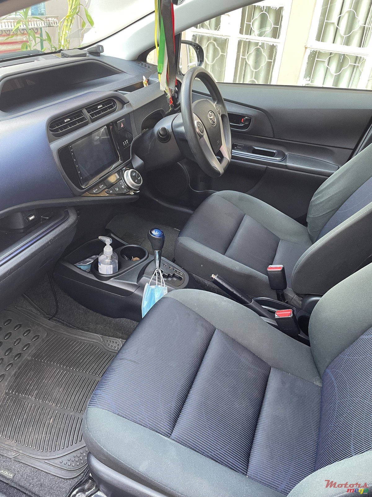 2016' Toyota Aqua photo #2