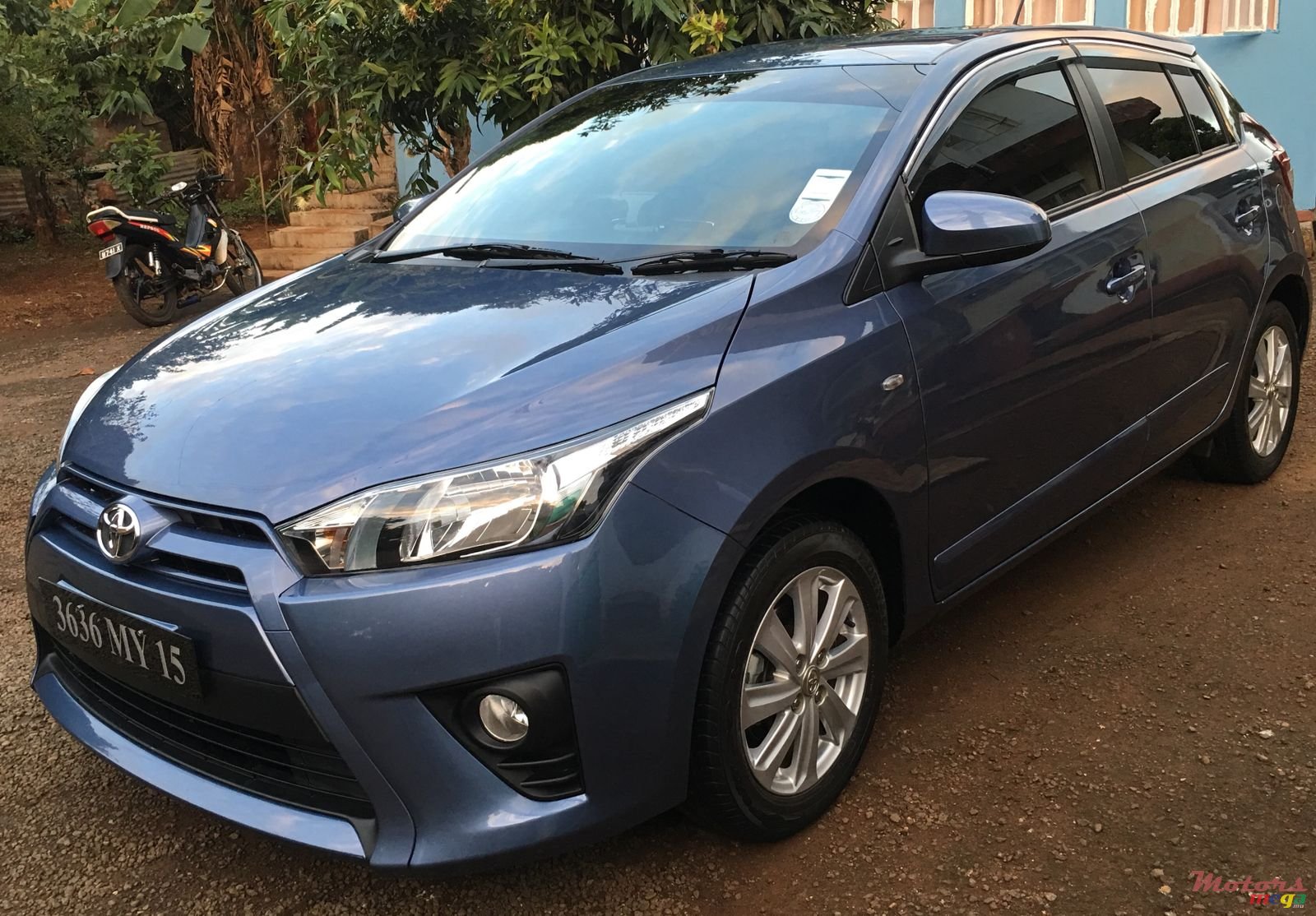 2015' Toyota Yaris photo #2