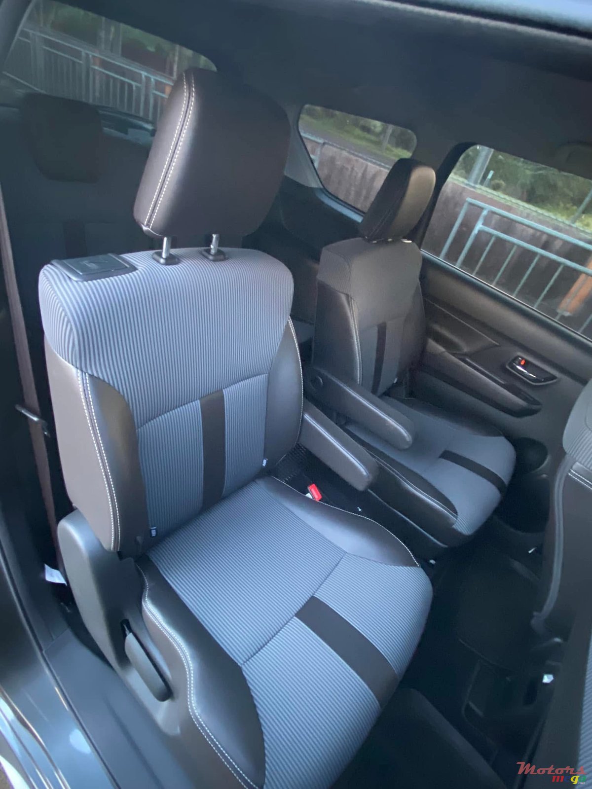 2023' Suzuki XL-7 photo #5