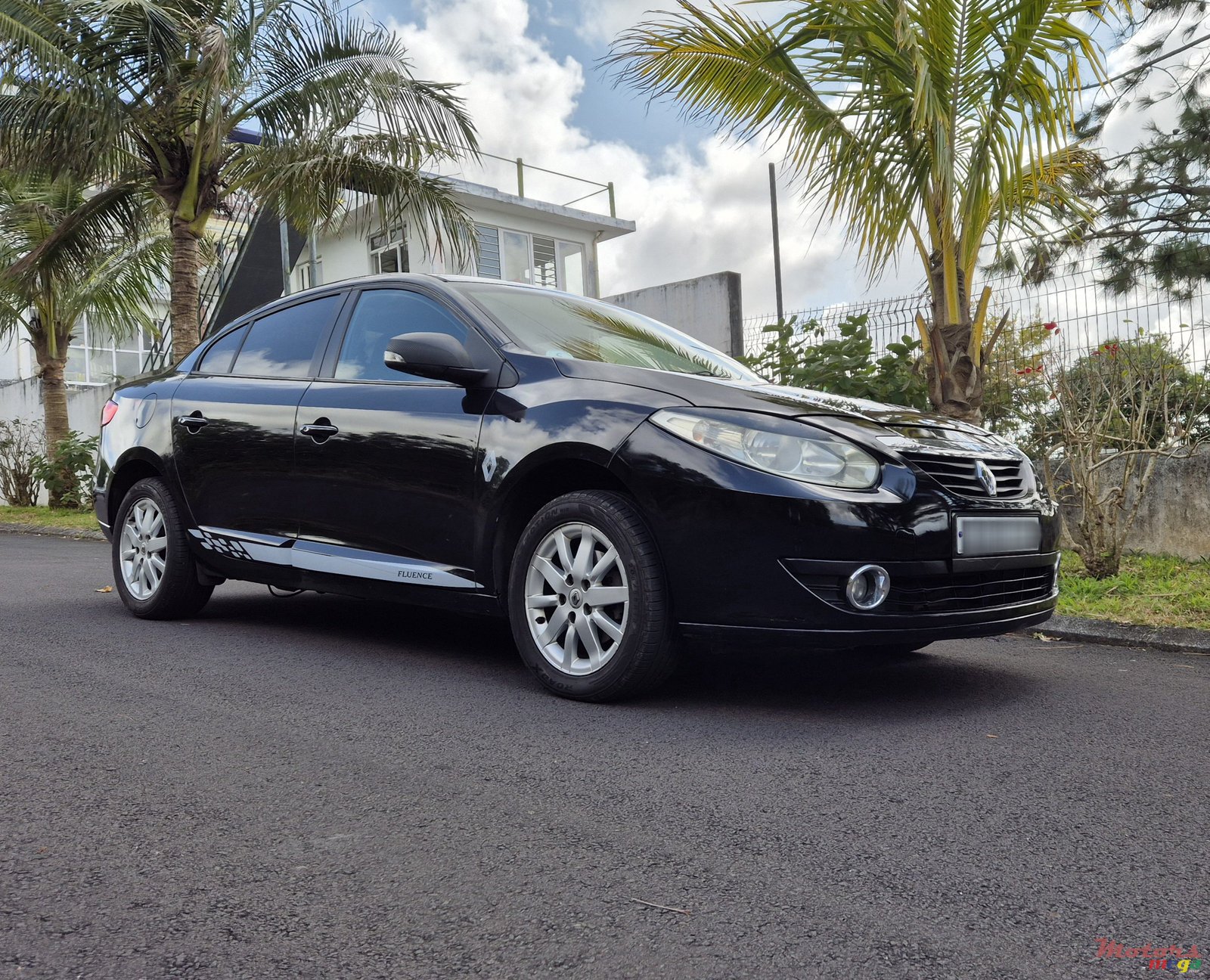 2013' Renault Fluence photo #3