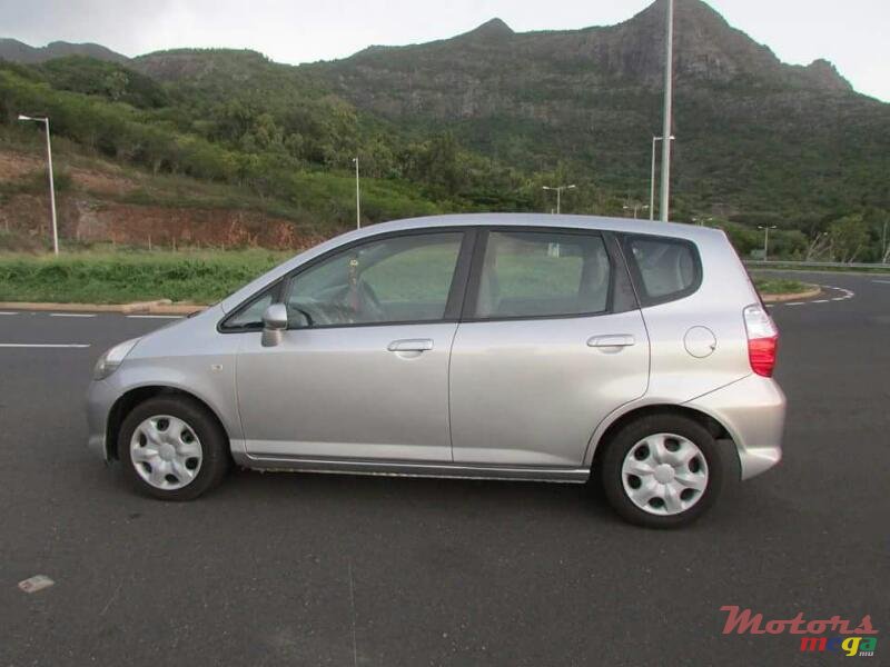 2006' Honda Fit photo #4