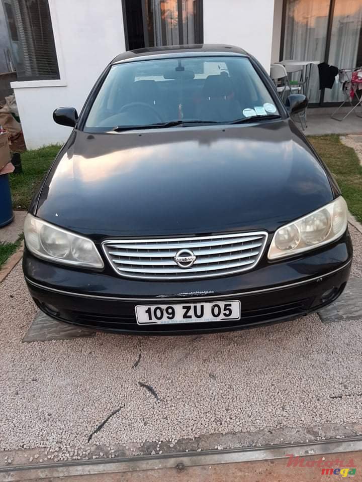 2005' Nissan 1400 photo #1