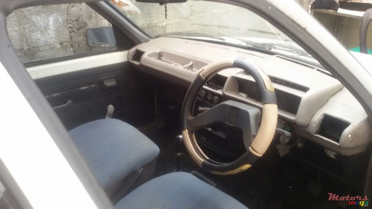 1992' Peugeot 205 photo #1