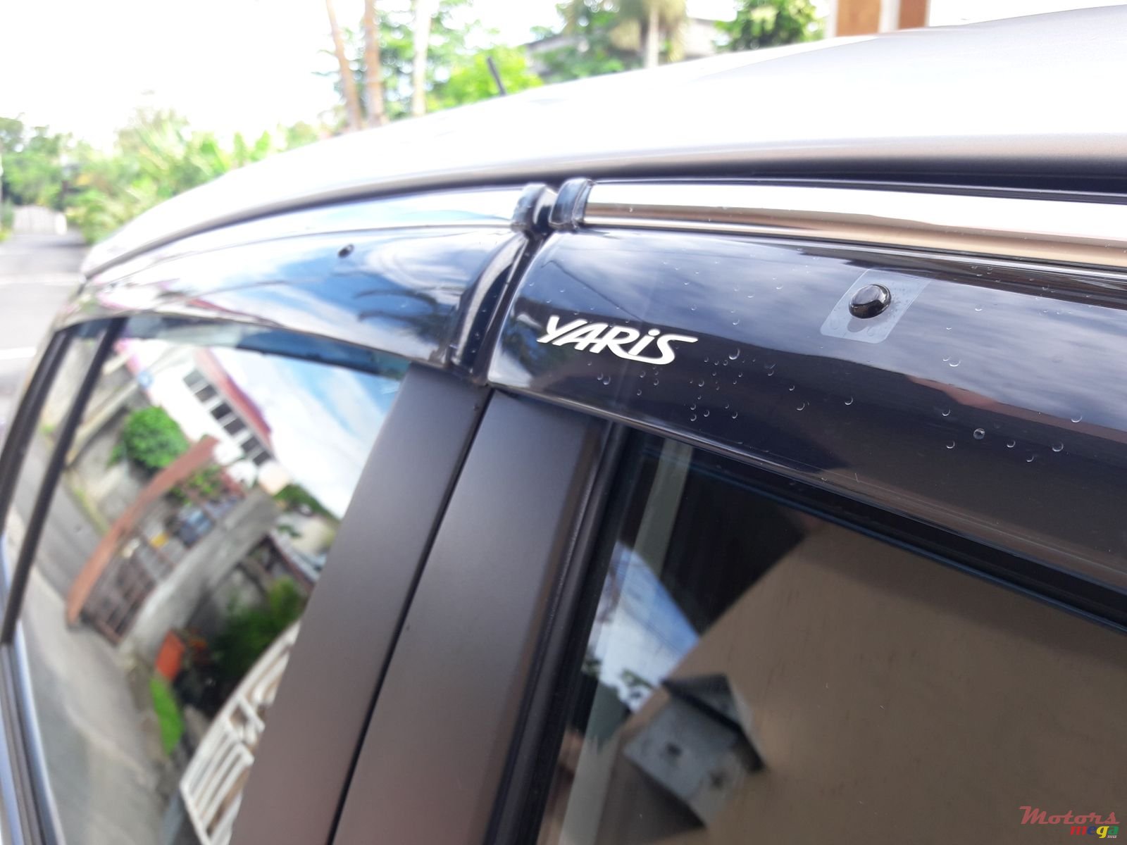 2015' Toyota Yaris photo #1