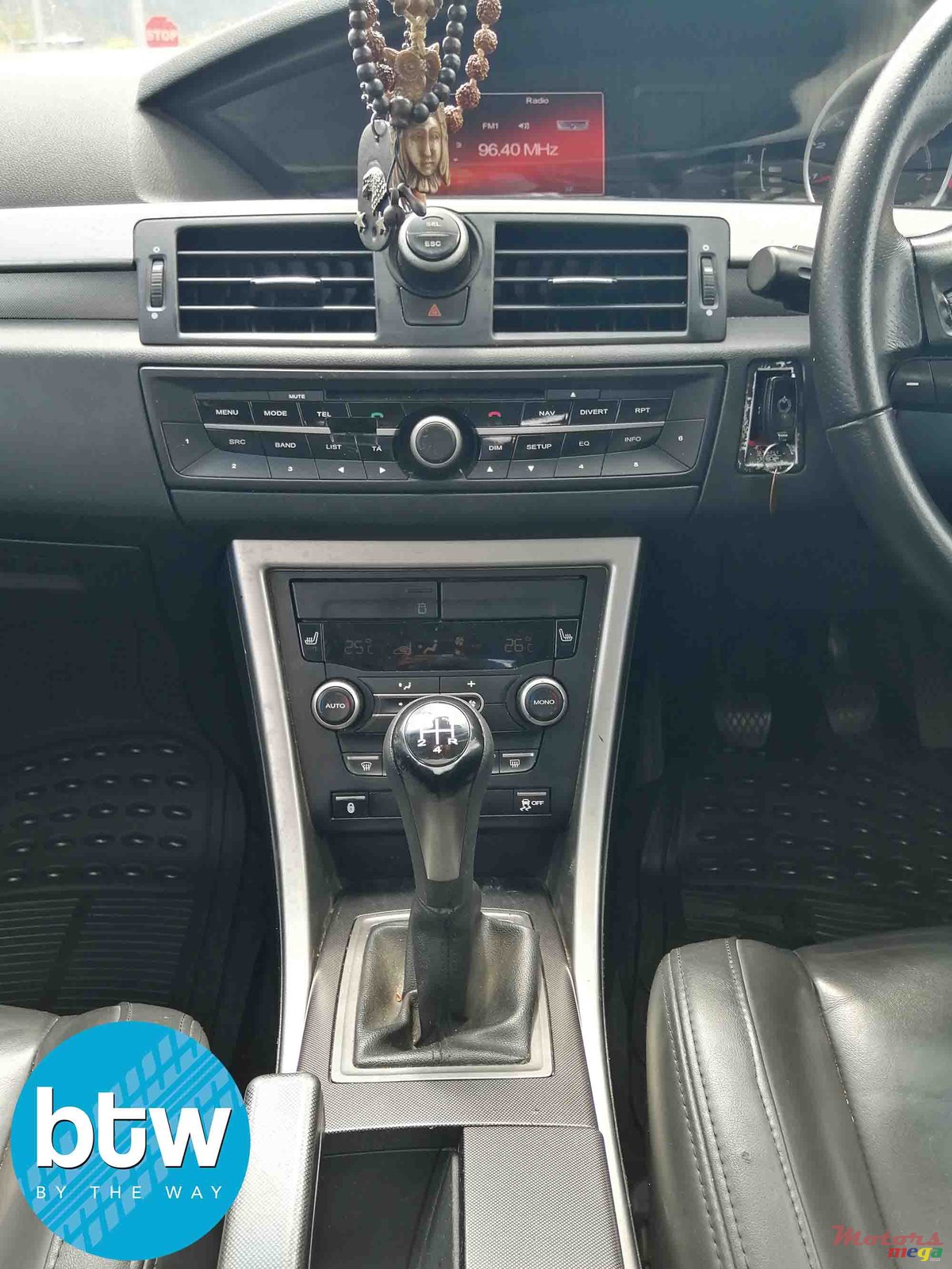 2016' MG RV8 6 photo #4