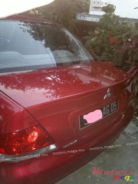 2005' Mitsubishi GLX photo #2