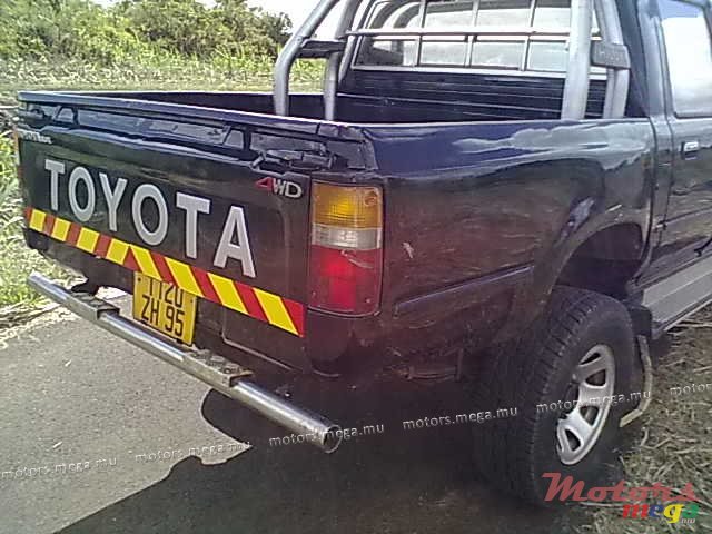 1995' Toyota 4X4 HILUX photo #5