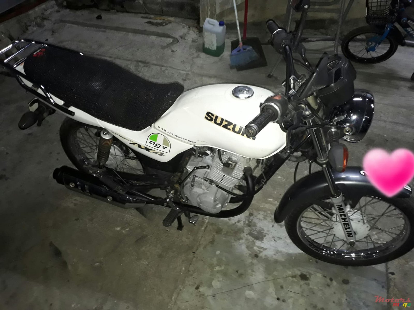 2011' Suzuki AX4 photo #1