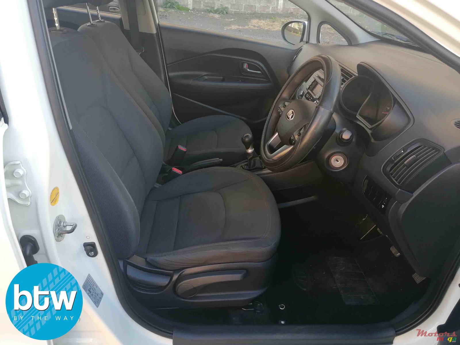 2013' Kia Rio photo #5