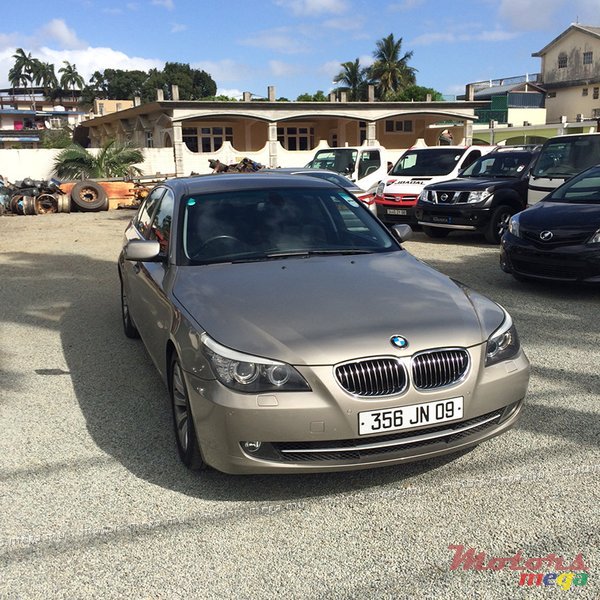 2009' BMW 5 Series photo #2