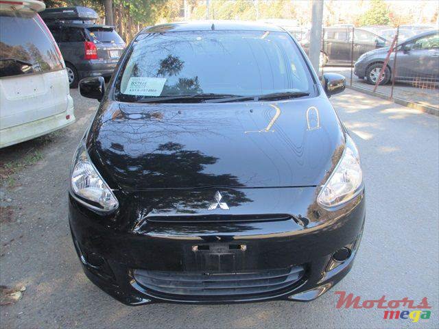 2013' Mitsubishi Mirage photo #2