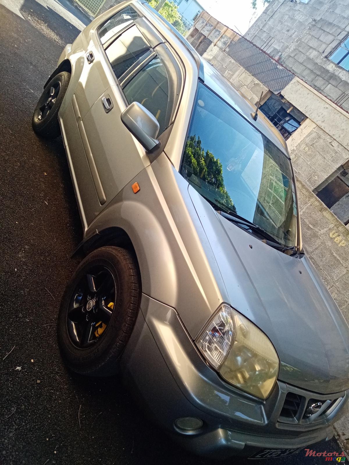 2003' Nissan X-Trail photo #2