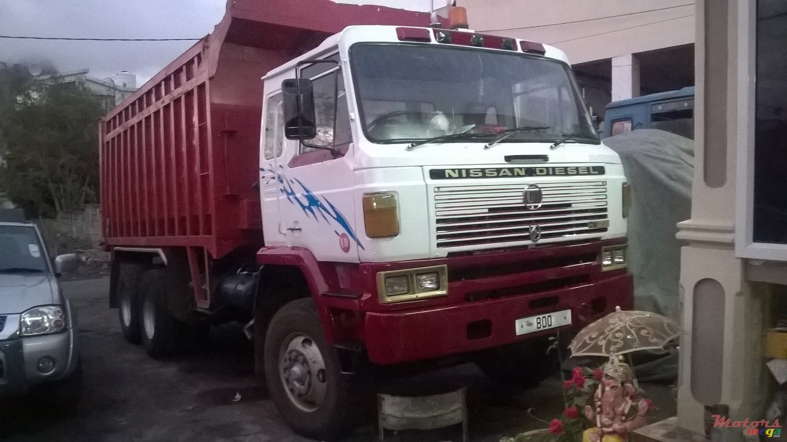 1992' Nissan Diesel photo #1