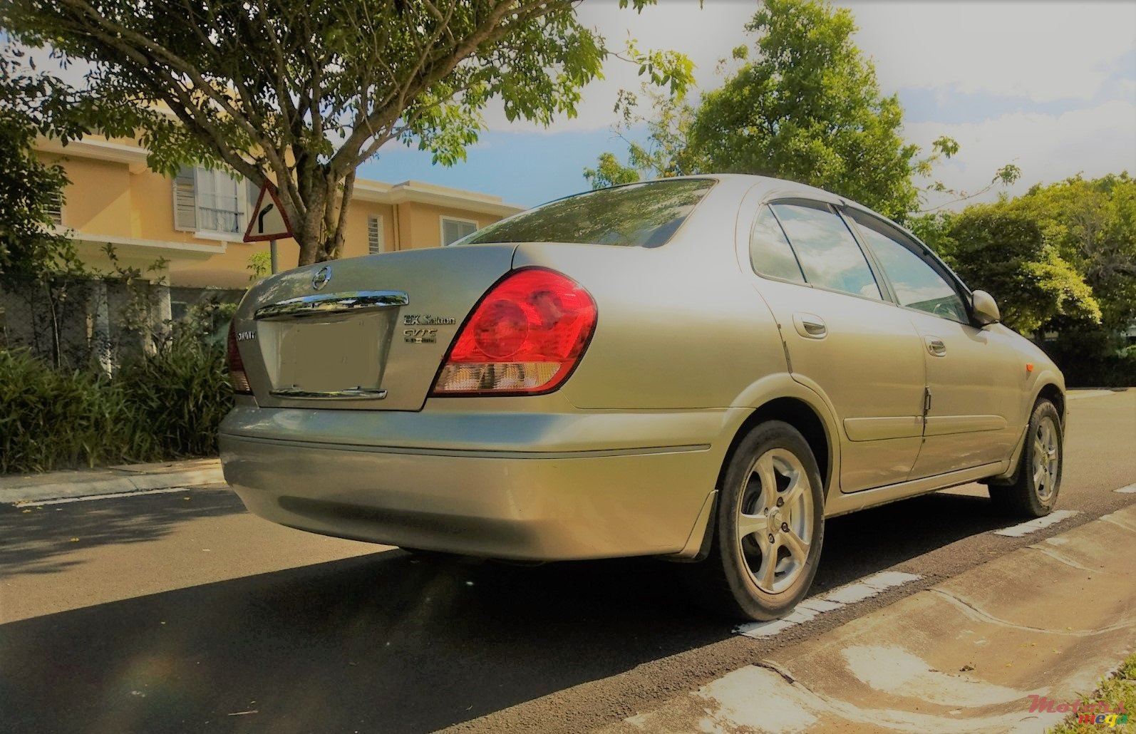 2004' Nissan Sunny photo #4