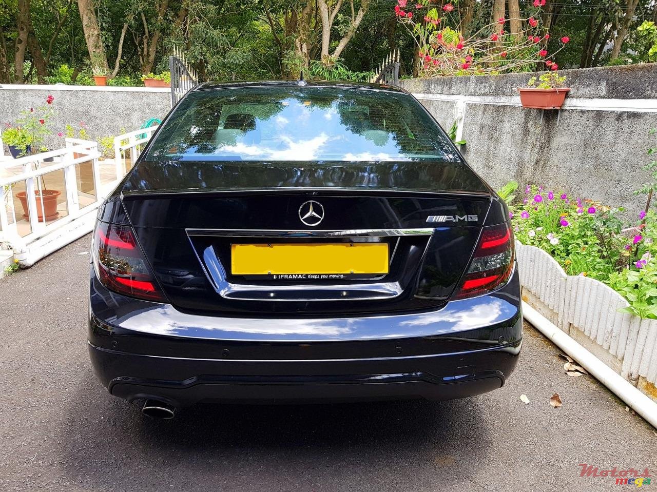 2011' Mercedes-Benz C-Class photo #3