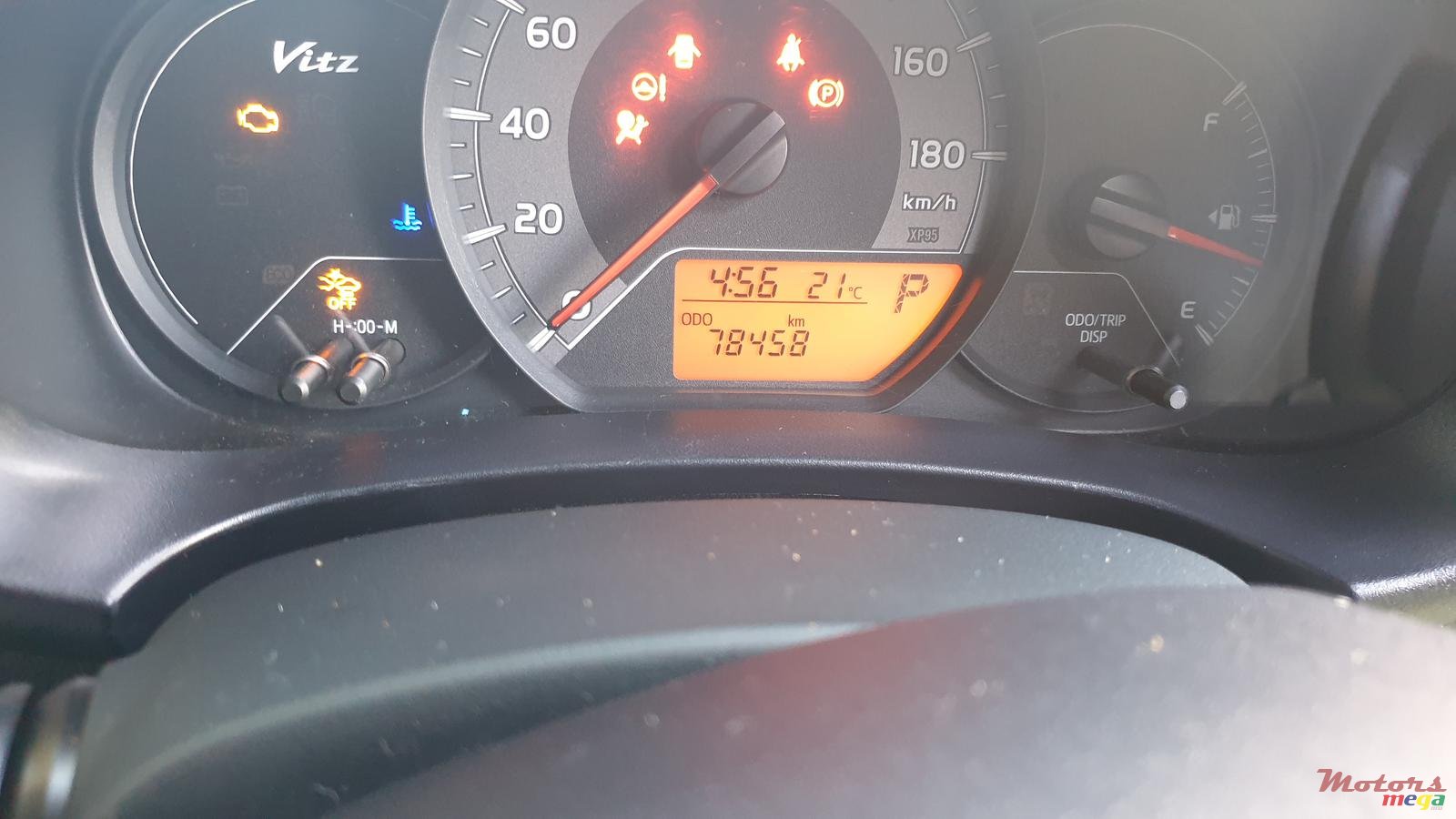 2016' Toyota Vitz photo #4