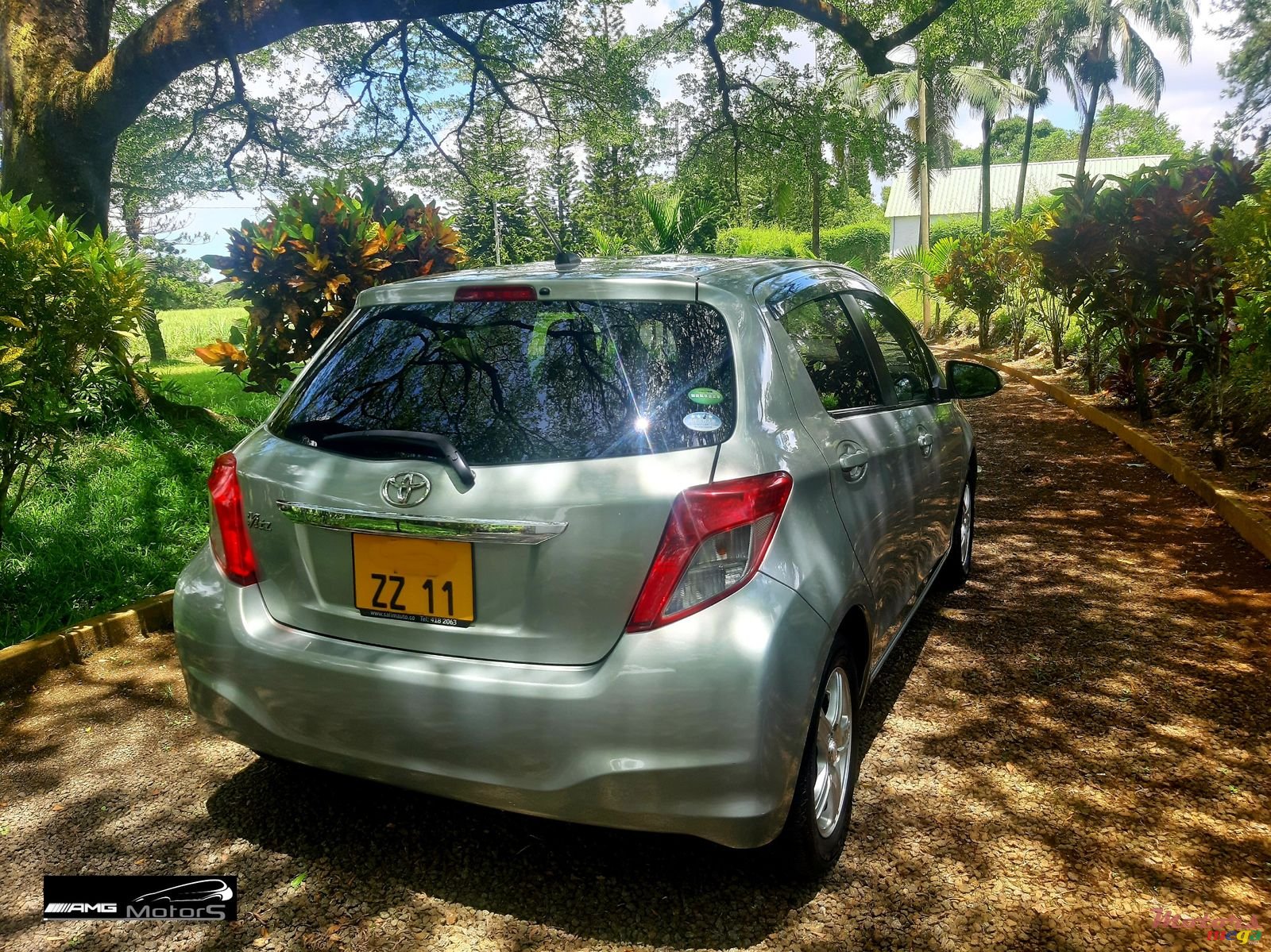 2011' Toyota Vitz 1300cc photo #4