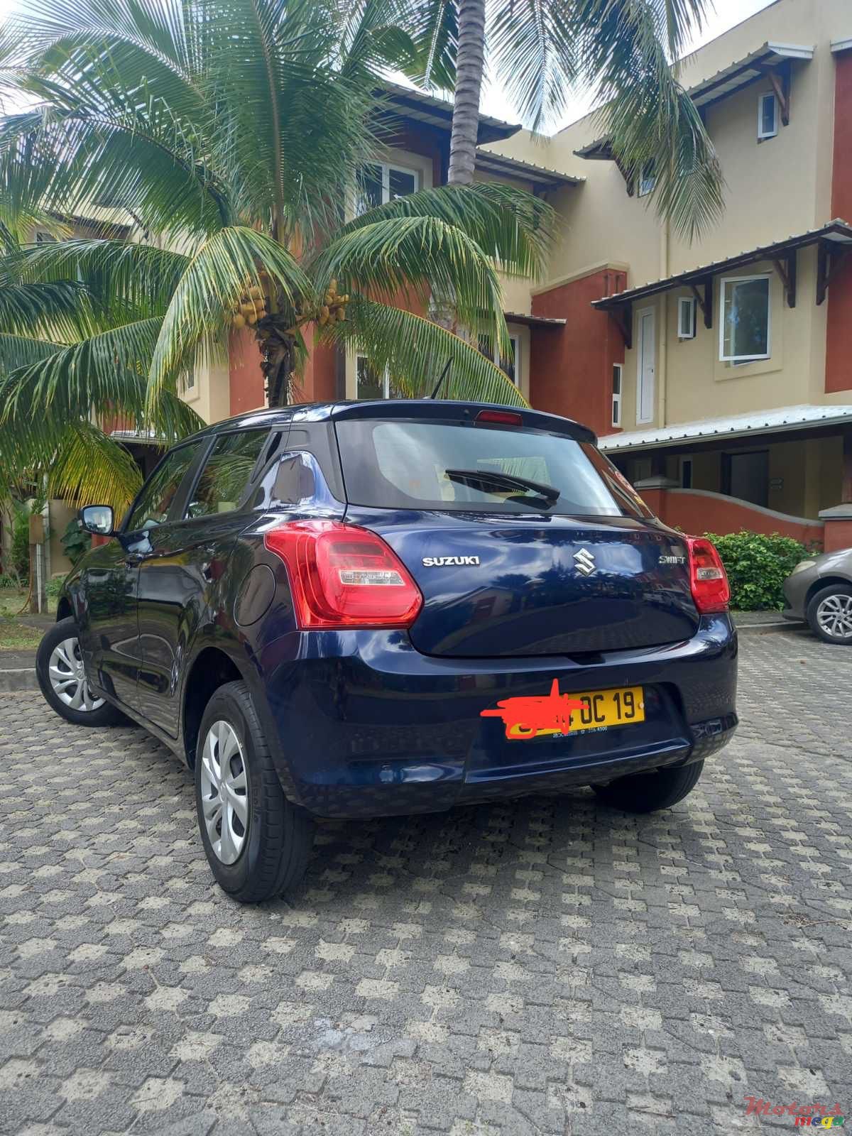 2019' Suzuki Swift photo #2