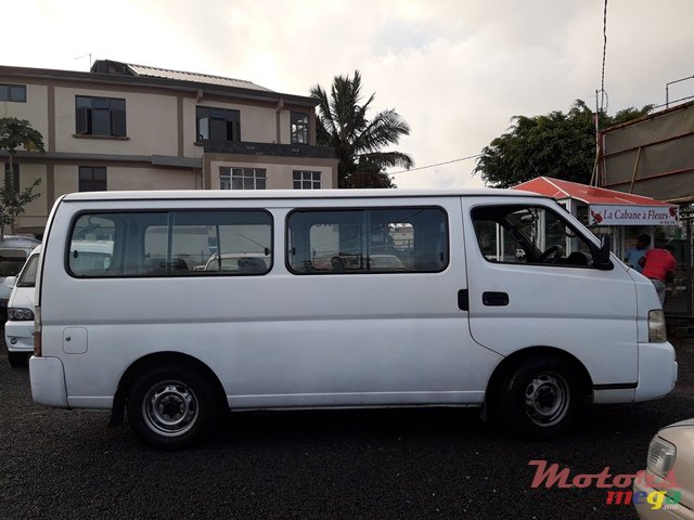 2004' Nissan Urvan photo #2