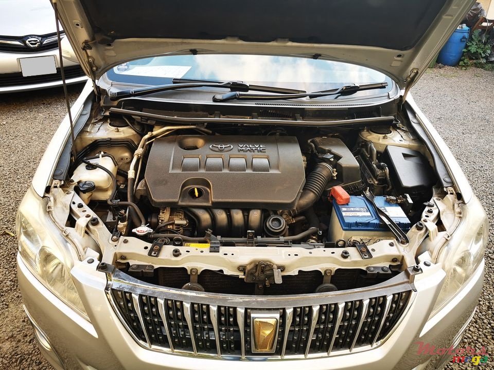 2012' Toyota Premio photo #6