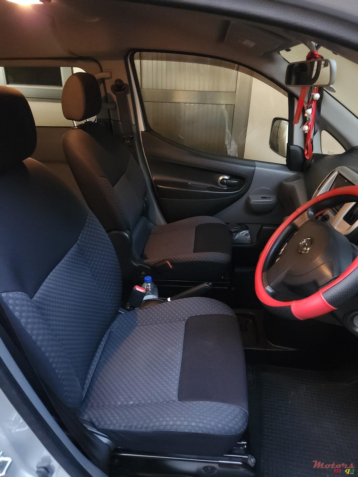 2016' Nissan NV photo #6