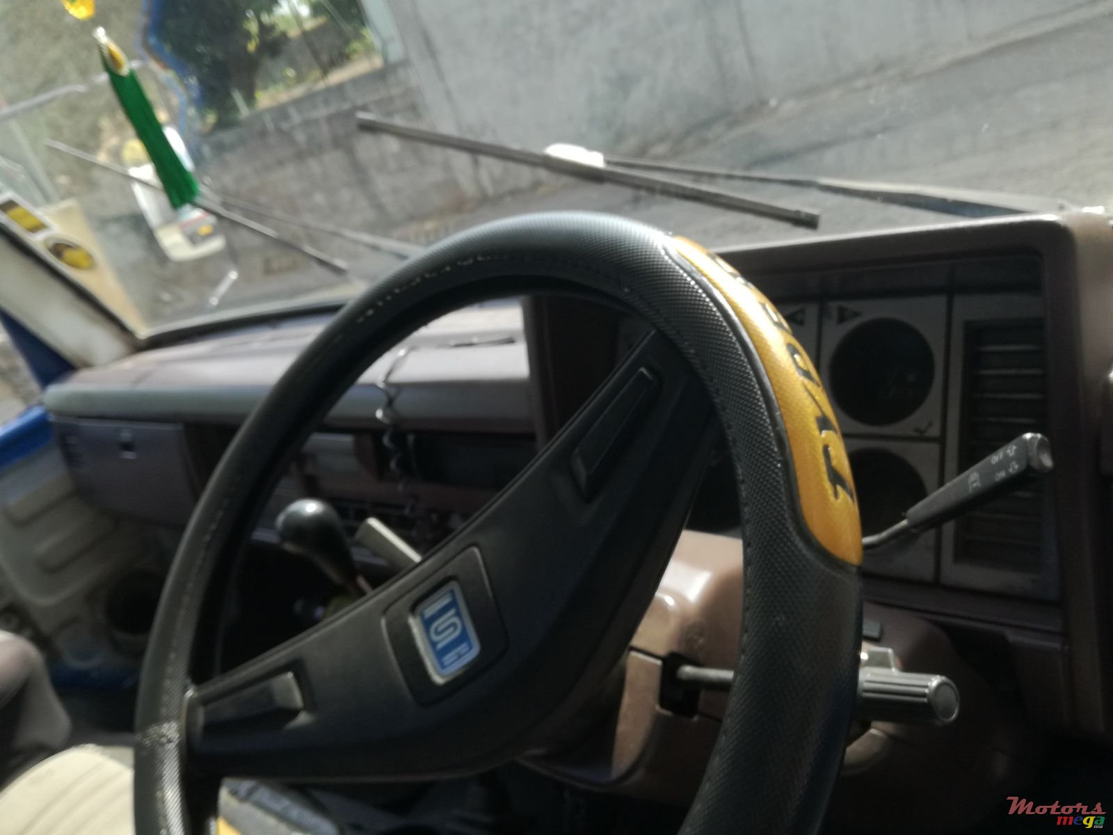 1991' Nissan Condor photo #1