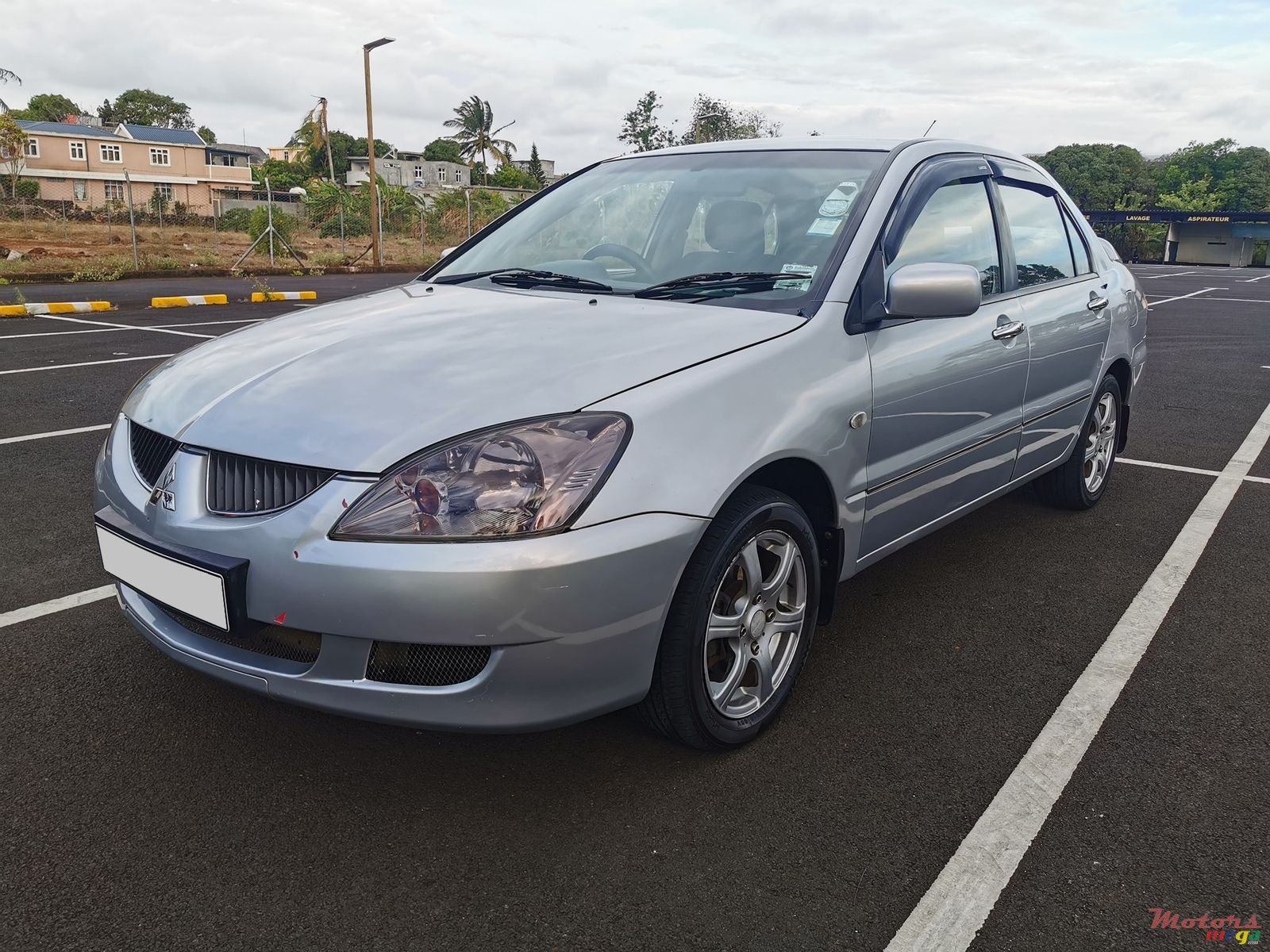 2005' Mitsubishi Lancer GLX 1.6 photo #4
