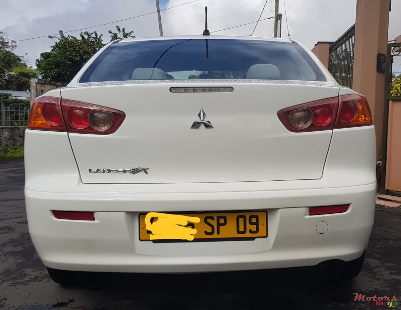 2009' Mitsubishi Lancer Evolution photo #5