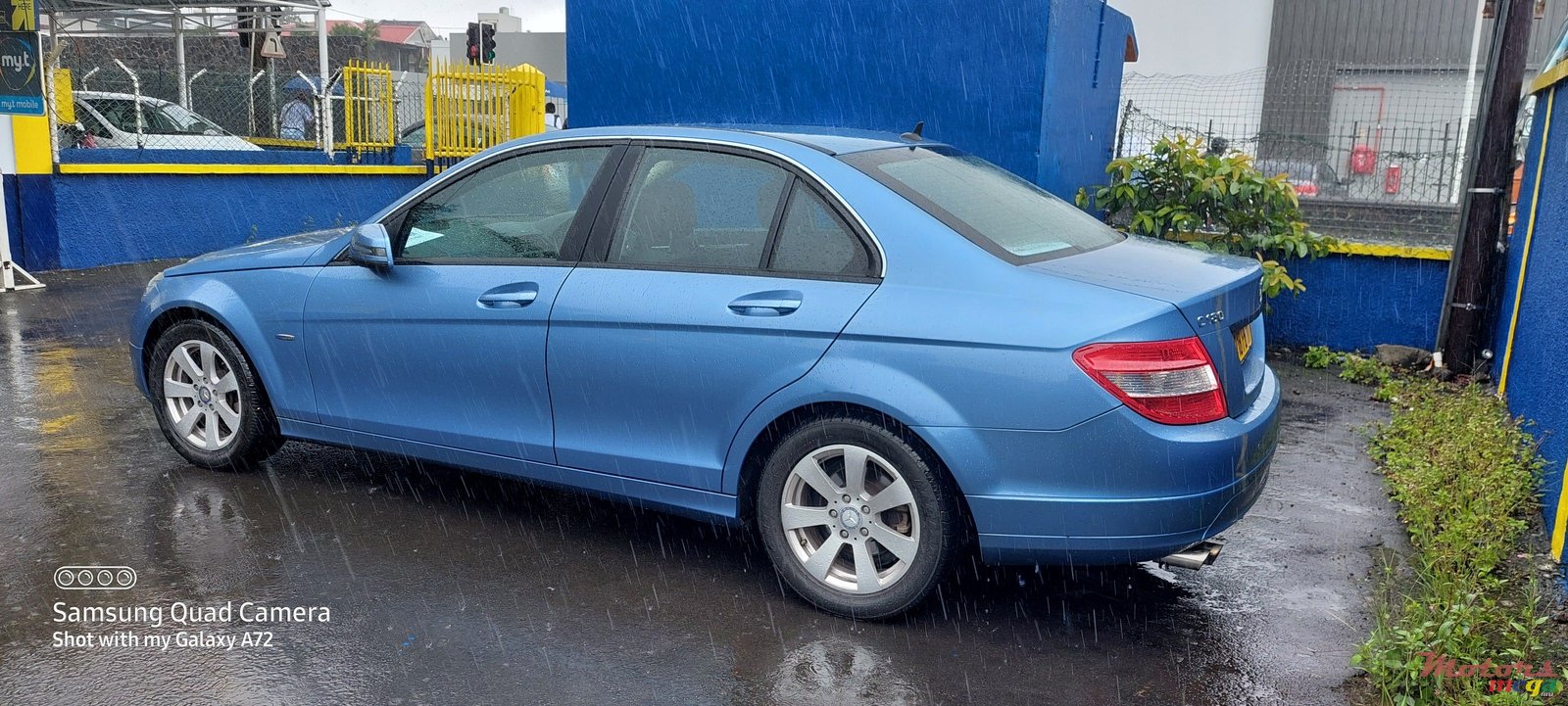 2011' Mercedes-Benz C 180 photo #3